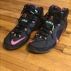 NIKE LeBron XII